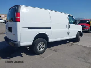 2007 GMC Savana Cargo with VIN 1GTGG25V471229750, listed as a IAAI auction lot 41851956 with 277,390 mi miles. Bid and sale history available at carsss.com. Image 4.