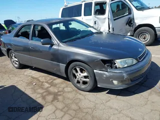 2001 Lexus ES 300 with VIN JT8BF28G910341451, listed as a IAAI auction lot 41776563 with 183,803 mi miles. Bid and sale history available at carsss.com. Image 1.