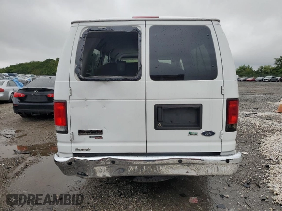 2013 Ford Econoline Passenger XL z VIN 1FBSS3BL2DDB19697, wystawiony jako Copart lot #65953484 z przebiegiem 111 055 mil mil oraz Szkoda całkowita • Salvage title. Historia ofert i sprzedaży dostępna na DreamBid. Obrazek 6.