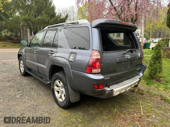 2005 Toyota 4Runner SR5 with VIN JTEBT14R158018560, listed as a Copart auction lot 55010465 with 346,247 mi miles and Clean Title. Bid and sale history available at DreamBid. Image 3.
