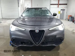 2019 Alfa Romeo Stelvio z VIN ZASPAKAN2K7C32117, wystawiony jako Copart lot #41795675 z przebiegiem 90 124 mil mil oraz Szkoda całkowita • Salvage title. Historia ofert i sprzedaży dostępna na DreamBid. Obrazek 5.