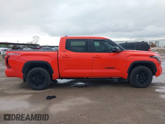 2024 Toyota Tundra Limited z VIN 5TFWA5DB4RX168552, wystawiony jako IAAI lot #41915669 z przebiegiem 24 622 mil mil oraz . Historia ofert i sprzedaży dostępna na DreamBid. Obrazek 13.