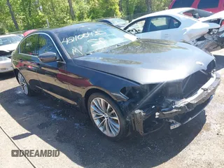 2021 BMW 5 Series 530i xDrive с VIN WBA13BJ0XMWX00677, выставлен на аукционе IAAI как лот 42100435 с пробегом 66 140 миль миль и . История ставок и продаж доступна на DreamBid. Изображение 1.