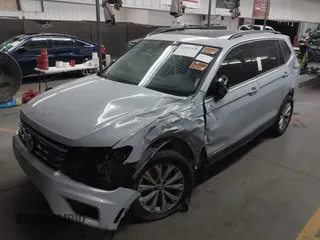 2018 Volkswagen Tiguan SEL with VIN 3VV3B7AX8JM088727, listed as a IAAI auction lot 42639339 with Not provided miles and . Bid and sale history available at DreamBid. Image 16.
