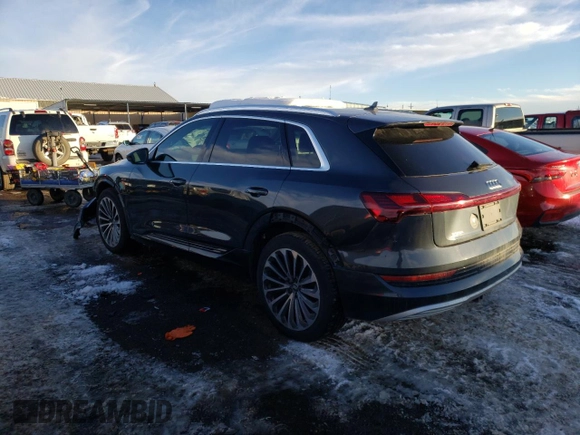 2019 Audi e-tron Prestige z VIN WA1VABGE6KB024661, wystawiony jako Copart lot #73187202 z przebiegiem Nie podano mil oraz . Historia ofert i sprzedaży dostępna na DreamBid. Obrazek 2.