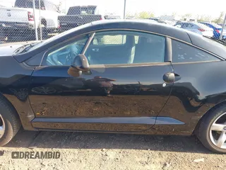 2008 Mitsubishi Eclipse GS z VIN 4A3AK24F78E007791, wystawiony jako IAAI lot #42094818 z przebiegiem 187 921 mil mil oraz . Historia ofert i sprzedaży dostępna na DreamBid. Obrazek 14.
