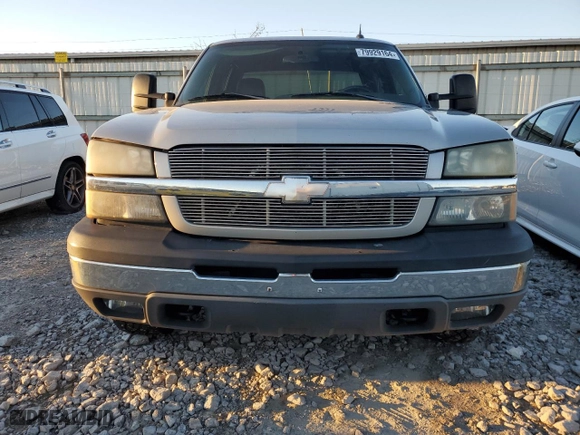 2004 Chevrolet Silverado 1500 Crew Cab LS with VIN 2GCEK13T741353163, listed as a Copart auction lot 79929164 with 215,952 mi miles and Salvage Title. Bid and sale history available at carsss.com. Image 5.