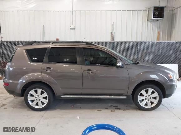2013 Mitsubishi Outlander SE with VIN JA4AS3AW3DU012736, listed as a IAAI auction lot 41363183 with 83,677 mi miles. Bid and sale history available at carsss.com. Image 13.