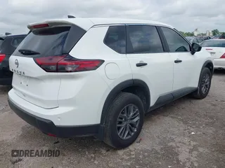 2024 Nissan Rogue S with VIN 5N1BT3AA2RC759541, listed as a IAAI auction lot 42125133 with 895 mi miles and . Bid and sale history available at DreamBid. Image 4.