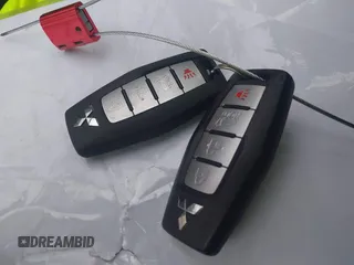 2022 Mitsubishi Outlander SE z VIN JA4J3UA87NZ059213, wystawiony jako IAAI lot #41723525 z przebiegiem 41 610 mil mil oraz . Historia ofert i sprzedaży dostępna na DreamBid. Obrazek 11.
