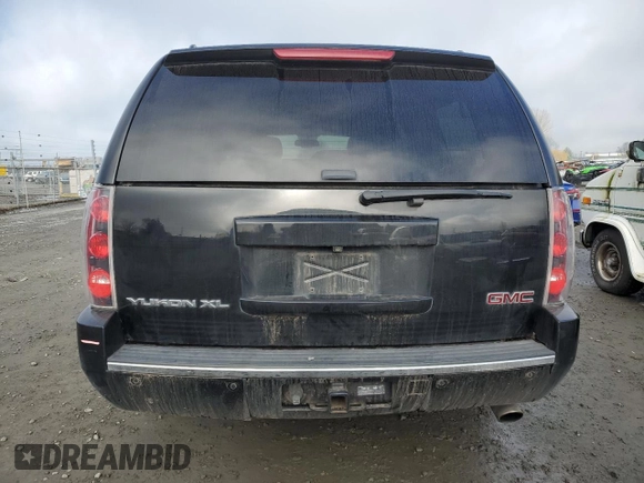 2014 GMC Yukon XL Denali with VIN 1GKS2MEFXER105451, listed as a Copart auction lot 87969055 with 195,639 mi miles and Salvage Title. Bid and sale history available at carsss.com. Image 6.