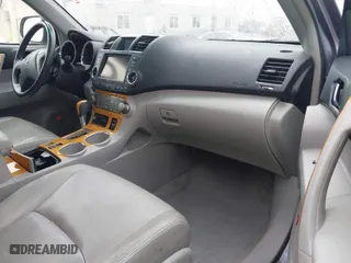 2009 Toyota Highlander Hybrid Limited with VIN JTEEW44A592033233, listed as a IAAI auction lot 41786543 with 120,841 mi miles. Bid and sale history available at carsss.com. Image 5.