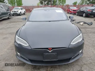 2016 Tesla Model S 90D с VIN 5YJSA1E45GF143853, выставлен на аукционе IAAI как лот 42097333 с пробегом 86 672 миль миль и . История ставок и продаж доступна на DreamBid. Изображение 13.