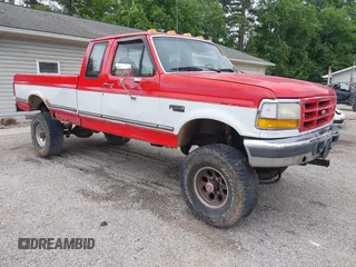 1993 Ford F-250 z VIN 1FTHX26M6PKB68602, wystawiony jako IAAI lot #42326946 z przebiegiem 187 696 mil mil oraz . Historia ofert i sprzedaży dostępna na DreamBid. Obrazek 1.
