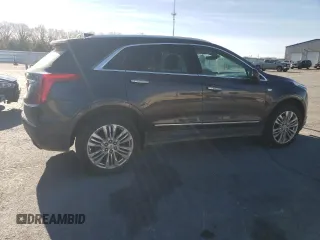 2017 Cadillac XT5 Premium Luxury FWD z VIN 1GYKNCRS2HZ114664, wystawiony jako Copart lot #84624944 z przebiegiem 153 882 mil mil oraz Szkody całkowita. Historia ofert i sprzedaży dostępna na DreamBid. Obrazek 3.