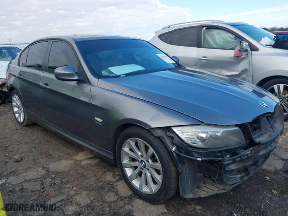2011 BMW 3 Series 328i xDrive with VIN WBAPK5G58BNN80818, listed as a IAAI auction lot 41538749 with 137,936 mi miles. Bid and sale history available at carsss.com. Image 13.