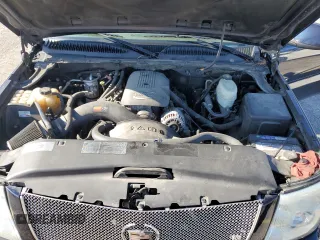 2004 Cadillac Escalade z VIN 1GYEC63T04R149591, wystawiony jako Copart lot #56020425 z przebiegiem 163 088 mil mil oraz Szkoda całkowita • Salvage title. Historia ofert i sprzedaży dostępna na DreamBid. Obrazek 12.