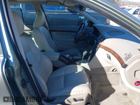 2006 Volvo S80 z VIN YV1TS592761443199, wystawiony jako IAAI lot #41372362 z przebiegiem 194 749 mil mil oraz . Historia ofert i sprzedaży dostępna na DreamBid. Obrazek 5.