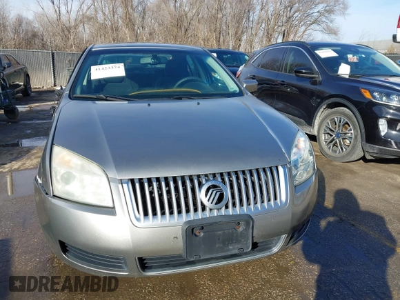 2009 Mercury Milan with VIN 3MEHM07Z49R630806, listed as a IAAI auction lot 41423374 with 111,437 mi miles. Bid and sale history available at carsss.com. Image 12.