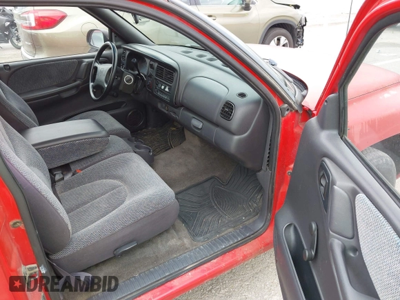 1997 Dodge Dakota with VIN 1B7FL26X4VS173260, listed as a IAAI auction lot 42159512 with 125,879 mi miles and . Bid and sale history available at carsss.com. Image 5.
