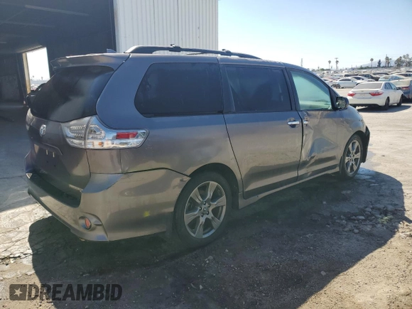 2020 Toyota Sienna SE with VIN 5TDXZ3DC0LS041739, listed as a Copart auction lot 64793874 with 4,776 mi miles and Clean Title. Bid and sale history available at carsss.com. Image 3.