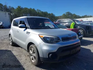 2017 Kia Soul with VIN KNDJN2A28H7413689, listed as a IAAI auction lot 41648401 with 119,289 mi miles. Bid and sale history available at carsss.com. Image 1.