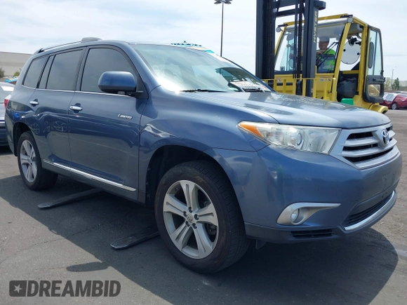 2012 Toyota Highlander Limited с VIN 5TDYK3EH5CS071855, выставлен на аукционе IAAI как лот 42141212 с пробегом 135 488 миль миль и . История ставок и продаж доступна на DreamBid. Изображение 1.