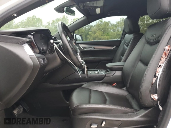 2024 Cadillac XT5 FWD Luxury with VIN 1GYKNAR4XRZ747310, listed as a Copart auction lot 55598585 with 14,371 mi miles and Salvage title. Bid and sale history available at DreamBid. Image 7.