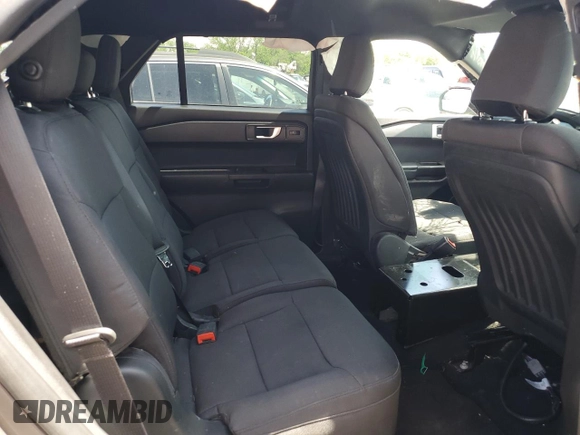 2020 Ford Police Interceptor Utility z VIN 1FM5K8AB9LGA19930, wystawiony jako Copart lot #55056095 z przebiegiem Nie podano mil oraz Szkoda całkowita • Salvage title. Historia ofert i sprzedaży dostępna na DreamBid. Obrazek 10.