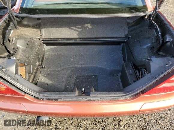 2000 Mercedes-Benz SLK 230 Kompressor с VIN WDBKK47F0YF145180, выставлен на аукционе Copart как лот 86648924 с пробегом 130 460 миль миль и Списание • Salvage title. История ставок и продаж доступна на DreamBid. Изображение 10.