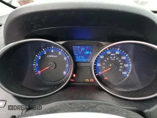 2010 Hyundai Tucson GLS with VIN KM8JU3AC2AU113747, listed as a Copart auction lot 48031375 with 220,982 mi miles and Salvage Title. Bid and sale history available at DreamBid. Image 9.