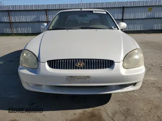 2000 Hyundai Sonata GLS with VIN KMHWF35V5YA300102, listed as a Copart auction lot 88304485 with 176,176 mi miles and Clean Title. Bid and sale history available at carsss.com. Image 5.