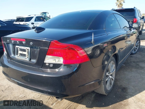 2013 Volvo C70 T5 z VIN YV1672MC8DJ139597, wystawiony jako IAAI lot #41459072 z przebiegiem 115 807 mil mil oraz . Historia ofert i sprzedaży dostępna na DreamBid. Obrazek 4.
