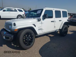 2024 Jeep Wrangler Sahara с VIN 1C4RJXP65RW296344, выставлен на аукционе IAAI как лот 42761334 с пробегом 30 948 миль миль и . История ставок и продаж доступна на DreamBid. Изображение 18.