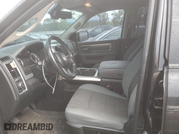 2018 Ram 1500 Lone Star Silver z VIN 1C6RR6LT4JS219367, wystawiony jako Copart lot #57609074 z przebiegiem 91 422 mil mil oraz Szkoda całkowita • Salvage title. Historia ofert i sprzedaży dostępna na DreamBid. Obrazek 7.