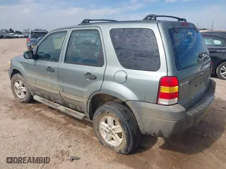 2007 Ford Escape XLS with VIN 1FMYU02Z57KB59268, listed as a IAAI auction lot 41585368 with 195,227 mi miles. Bid and sale history available at carsss.com. Image 3.
