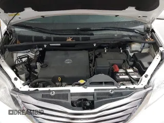 2015 Toyota Sienna XLE with VIN 5TDYK3DC8FS598525, listed as a IAAI auction lot 41918825 with 128,557 mi miles. Bid and sale history available at carsss.com. Image 10.