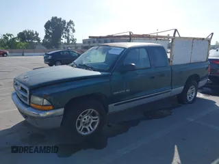 2000 Dodge Dakota with VIN 1B7GL22X2YS648337, listed as a IAAI auction lot 42100658 with 180,790 mi miles. Bid and sale history available at carsss.com. Image 2.