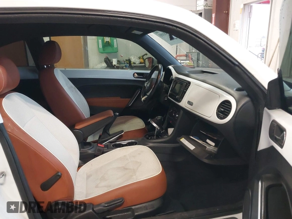 2017 Volkswagen Beetle 1.8T Fleet with VIN 3VWF17AT2HM629497, listed as a IAAI auction lot 41181493 with 68,564 mi miles. Bid and sale history available at carsss.com. Image 5.
