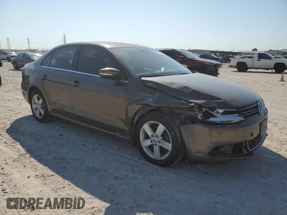 2013 Volkswagen Jetta TDI w/Premium with VIN 3VW3L7AJ0DM243361, listed as a Copart auction lot 76076604 with 226,137 mi miles and Salvage title. Bid and sale history available at DreamBid. Image 4.