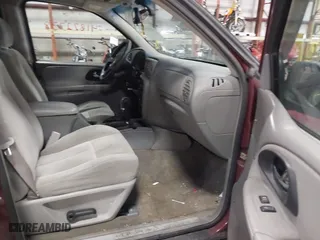 2005 Chevrolet TrailBlazer LS with VIN 1GNET16SX56147062, listed as a IAAI auction lot 41872738 with 206,064 mi miles. Bid and sale history available at carsss.com. Image 5.
