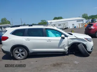 2021 Subaru Ascent Premium z VIN 4S4WMAFDXM3421268, wystawiony jako IAAI lot #42423103 z przebiegiem 64 087 mil mil oraz . Historia ofert i sprzedaży dostępna na DreamBid. Obrazek 13.
