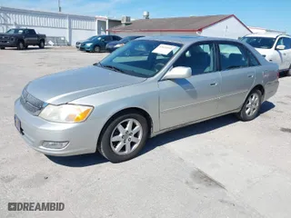 2000 Toyota Avalon XL with VIN 4T1BF28B4YU080945, listed as a IAAI auction lot 42035353 with 116,811 mi miles. Bid and sale history available at carsss.com. Image 2.