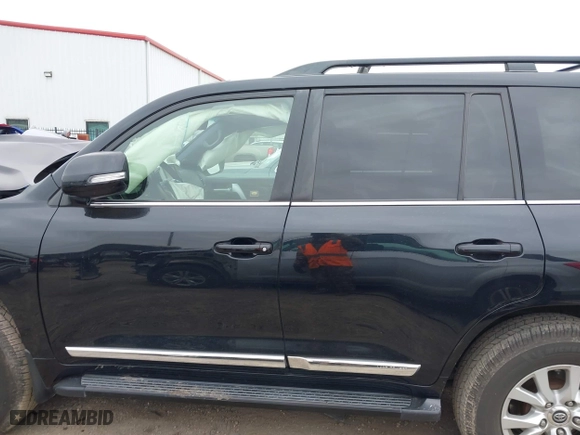 2016 Toyota Land Cruiser with VIN JTMCY7AJ6G4038101, listed as a IAAI auction lot 41613369 with 151,593 mi miles. Bid and sale history available at carsss.com. Image 15.