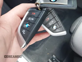 2022 BMW 2 Series 228i z VIN WBA53AK04N7L41428, wystawiony jako IAAI lot #42172779 z przebiegiem 39 241 mil mil oraz . Historia ofert i sprzedaży dostępna na DreamBid. Obrazek 11.