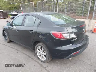 2011 Mazda 3 i Touring z VIN JM1BL1VF7B1437719, wystawiony jako IAAI lot #39395465 z przebiegiem 89 099 mil mil oraz . Historia ofert i sprzedaży dostępna na DreamBid. Obrazek 3.