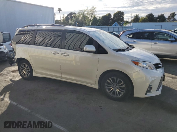 2020 Toyota Sienna XLE Auto Access Seat with VIN 5TDYZ3DC9LS053621, listed as a Copart auction lot 52774245 with 98,942 mi miles and Salvage Title. Bid and sale history available at carsss.com. Image 4.