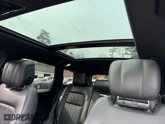 2018 Land Rover Range Rover Sport HSE with VIN SALWR2RV7JA199367, listed as a Copart auction lot 54084925 with 133,299 mi miles and Clean Title. Bid and sale history available at carsss.com. Image 9.