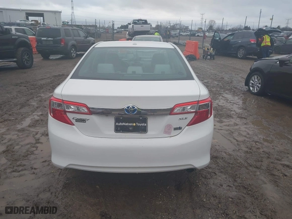 2014 Toyota Camry Hybrid LE with VIN 4T1BD1FK0EU115964, listed as a IAAI auction lot 40854548 with 61,731 mi miles. Bid and sale history available at carsss.com. Image 16.