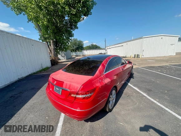 2012 Mercedes-Benz E 350 с VIN WDDKJ5KB3CF141699, выставлен на аукционе Copart как лот 61508525 с пробегом 135 080 миль миль и Чистый • Clean title. История ставок и продаж доступна на DreamBid. Изображение 4.